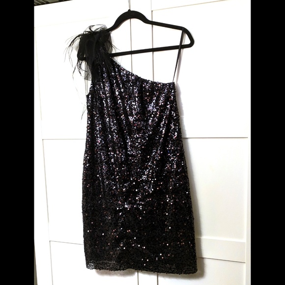 T Tahari One-Shoulder Black Sequin & Feather Cocktail Dress - Size 8 - Picture 2 of 7